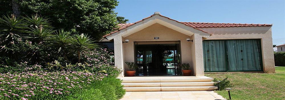 Mandalena Hotel Apartments Протарас Екстериор снимка